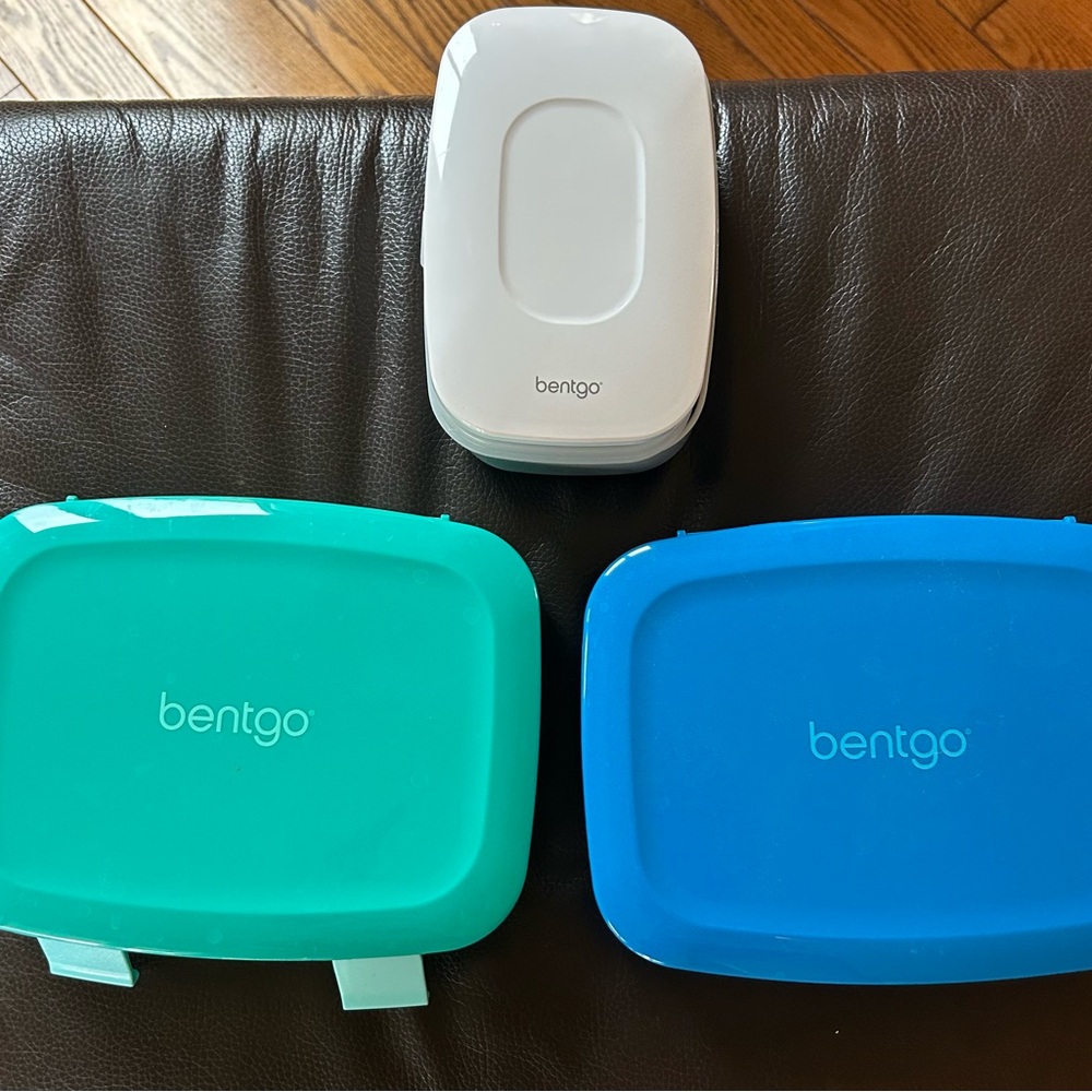 Bentgo Chill Lunch Box Set - White, Teal, and Blue 2 large and 1 small, like new